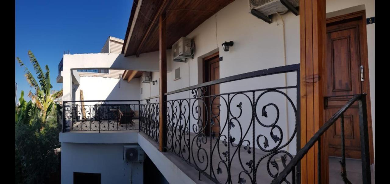 Magic Moon Guest House Фамагуста Екстер'єр фото
