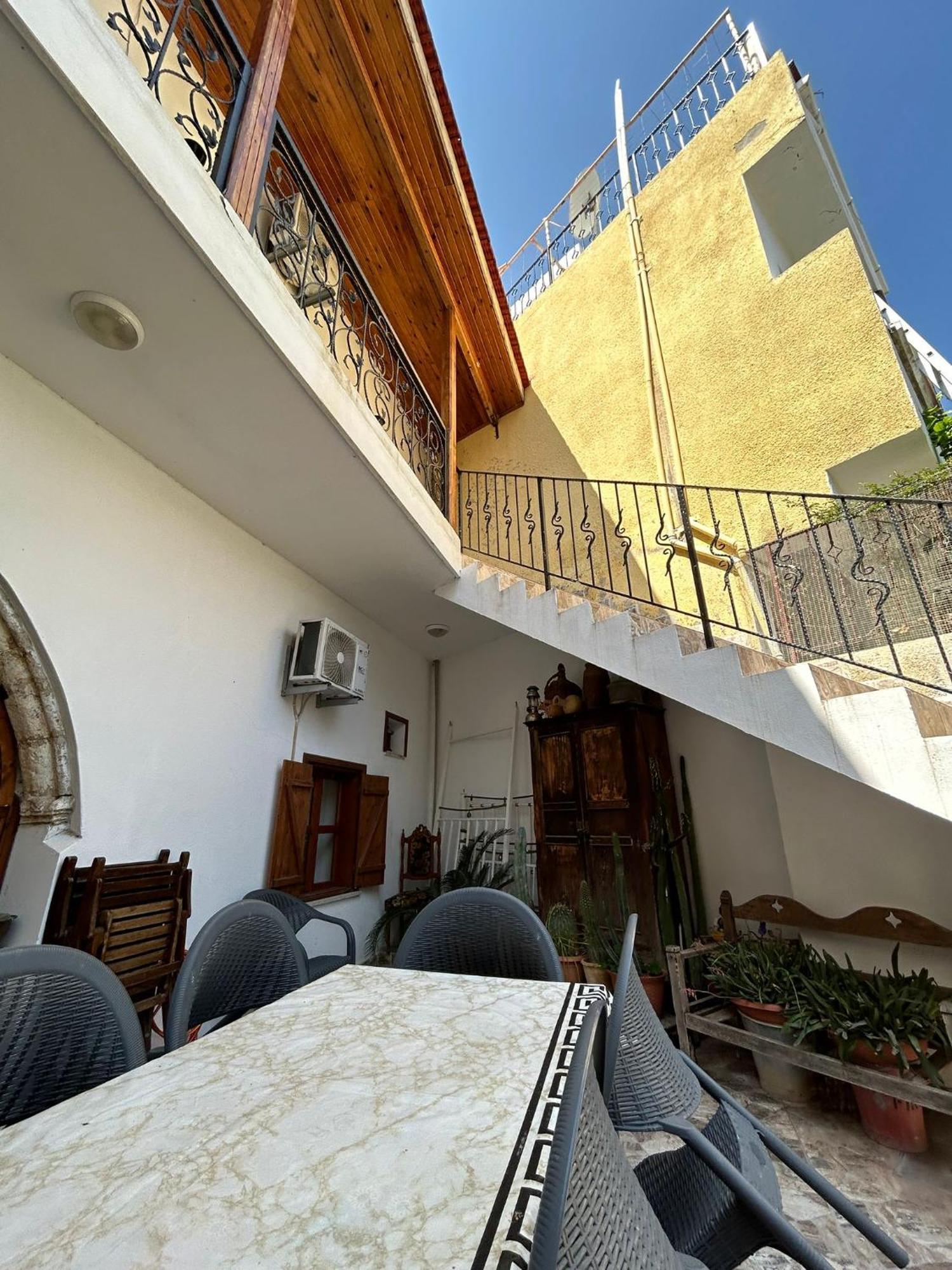 Magic Moon Guest House Фамагуста Екстер'єр фото