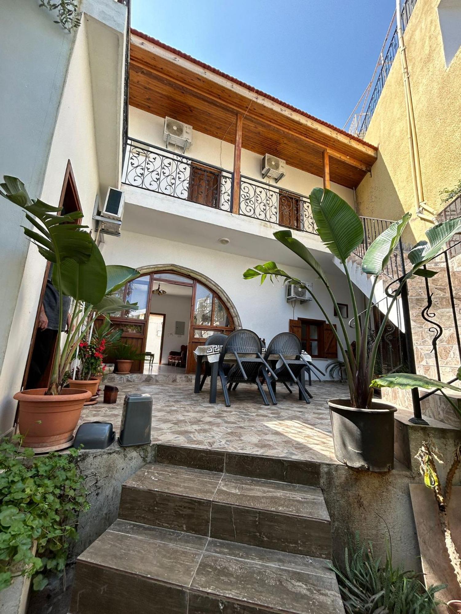 Magic Moon Guest House Фамагуста Екстер'єр фото