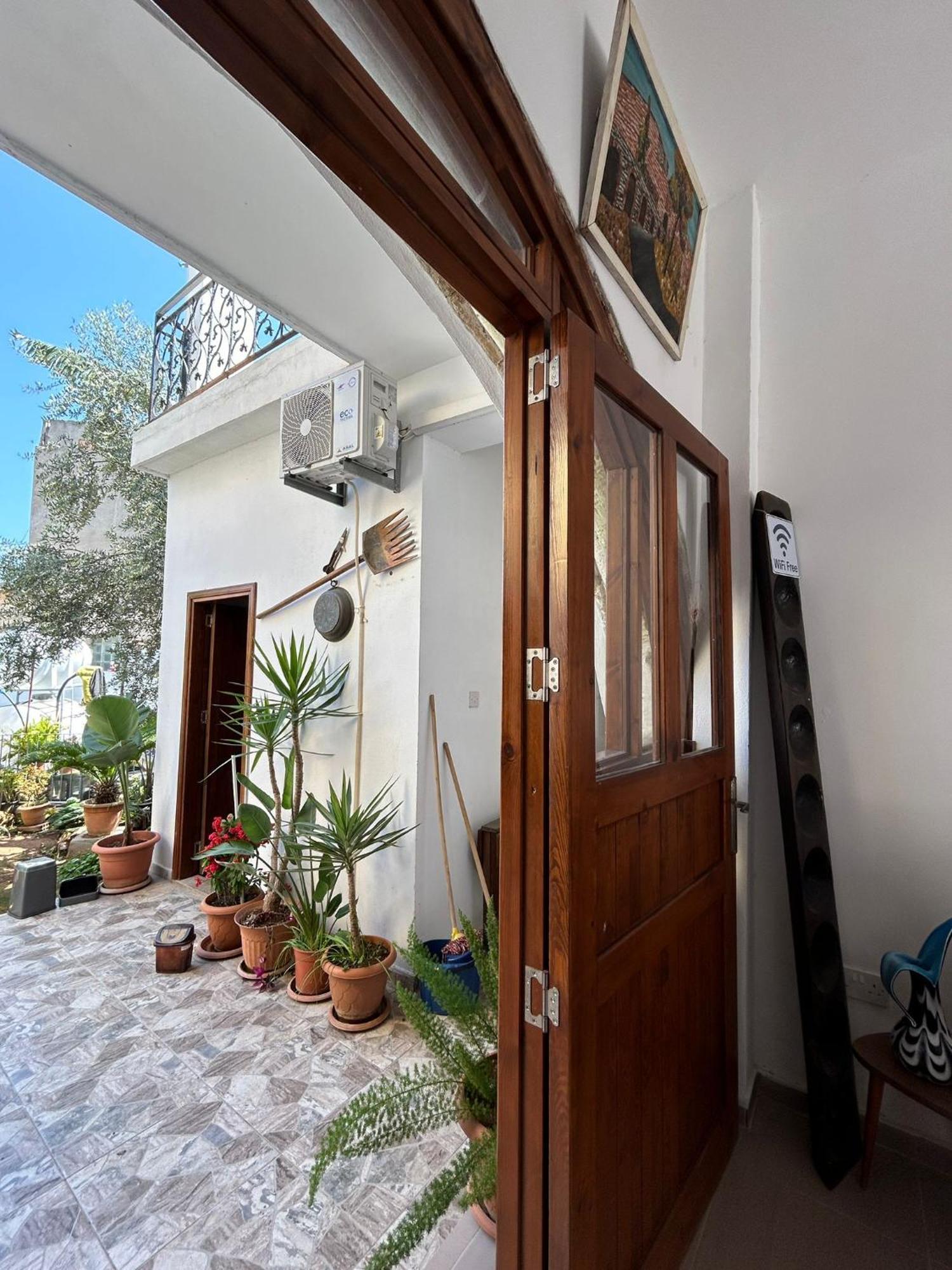 Magic Moon Guest House Фамагуста Екстер'єр фото