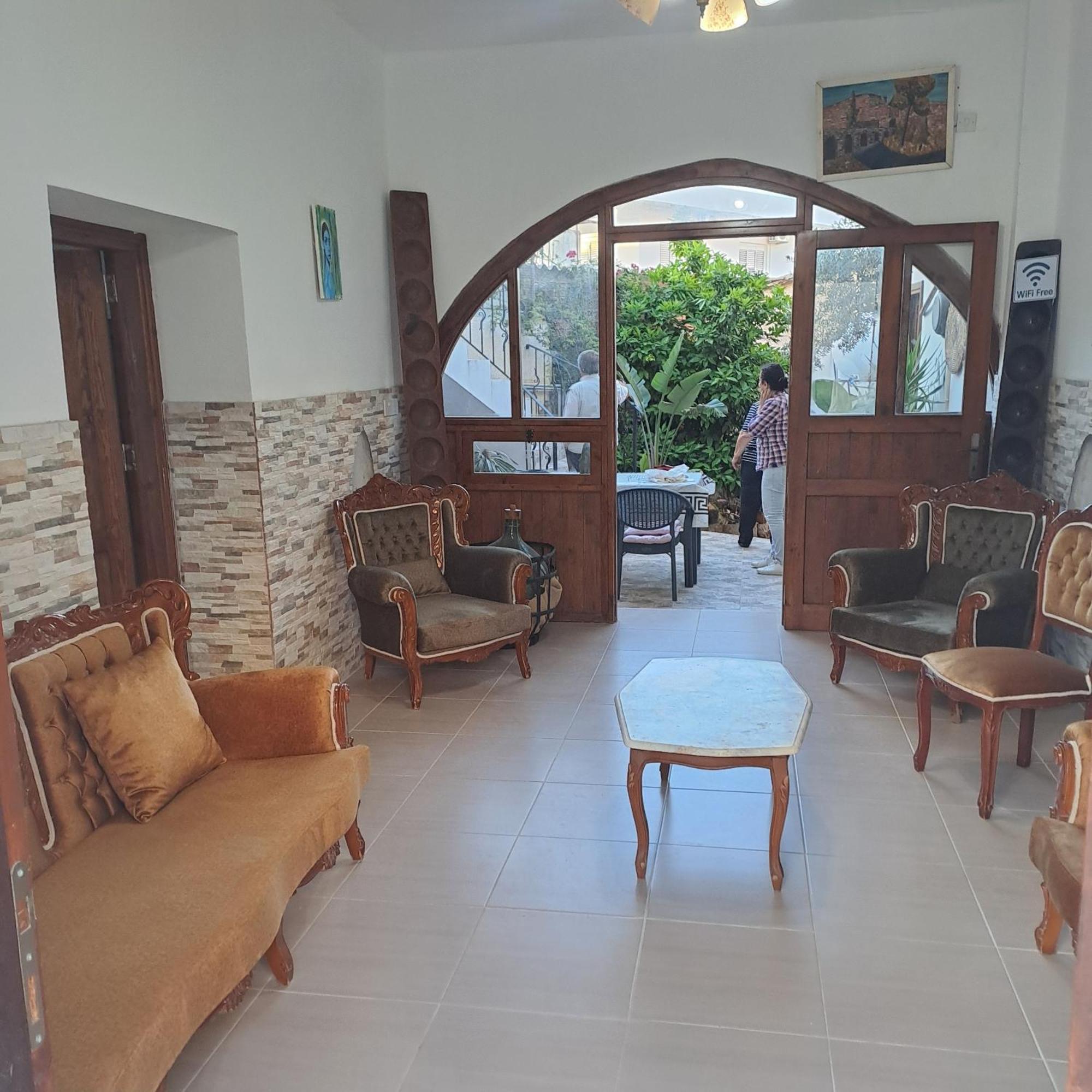 Magic Moon Guest House Фамагуста Екстер'єр фото